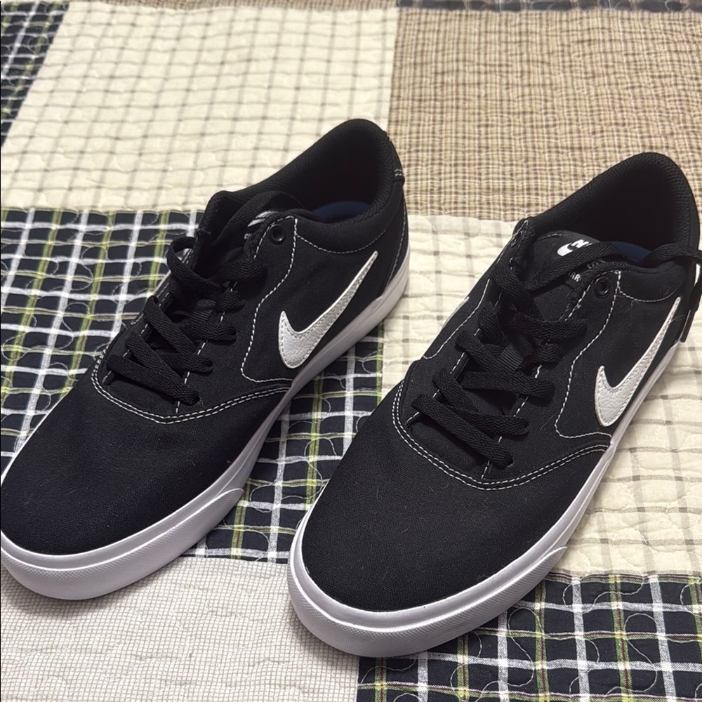 Nike Black and White Men's Sneakers
